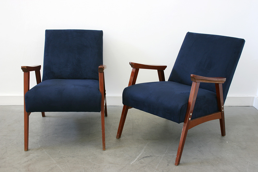 Source photo of vintage Italian armchairs